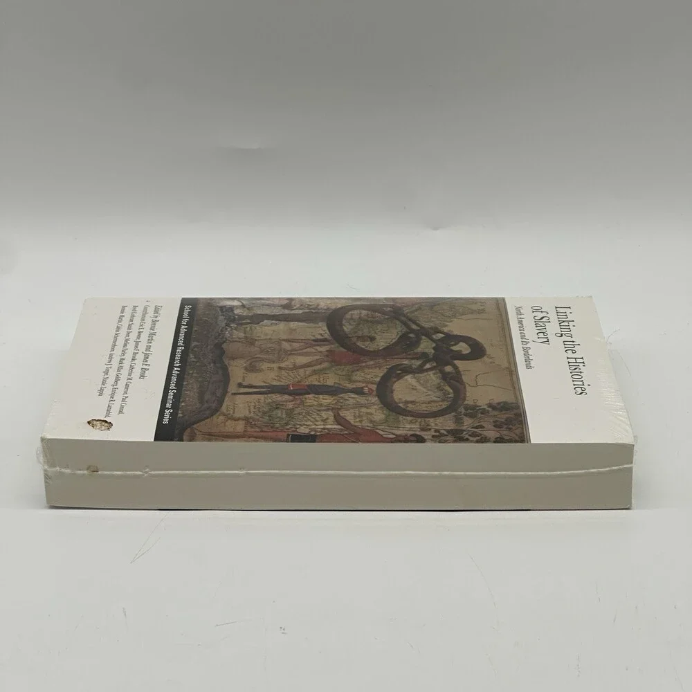 Linking the Histories of Slavery: North America and Its Borderlands (Paperback)